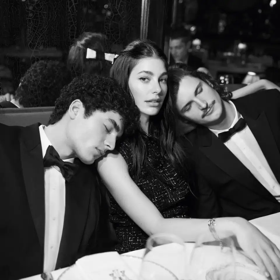 Каміла Морроне в новій кампанії Chanel: чуттєва елегантність на порозі осені