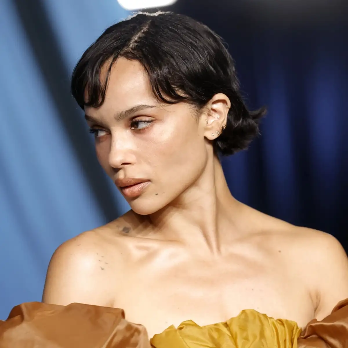 Трендовий бічний проділ: повернення моди 2000-х 2 fabkat.vn.ua