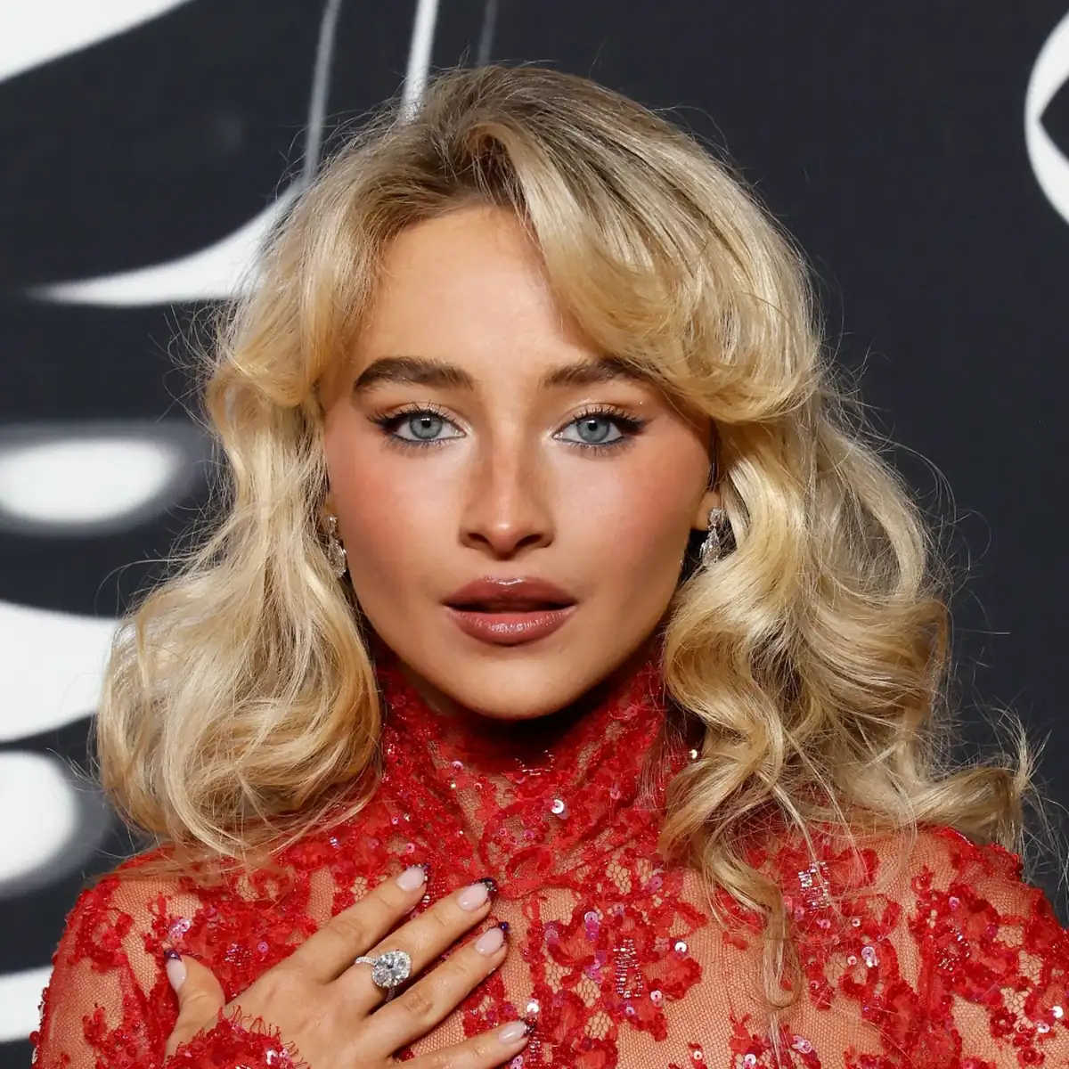 Трендовий бічний проділ: повернення моди 2000-х 3 fabkat.vn.ua