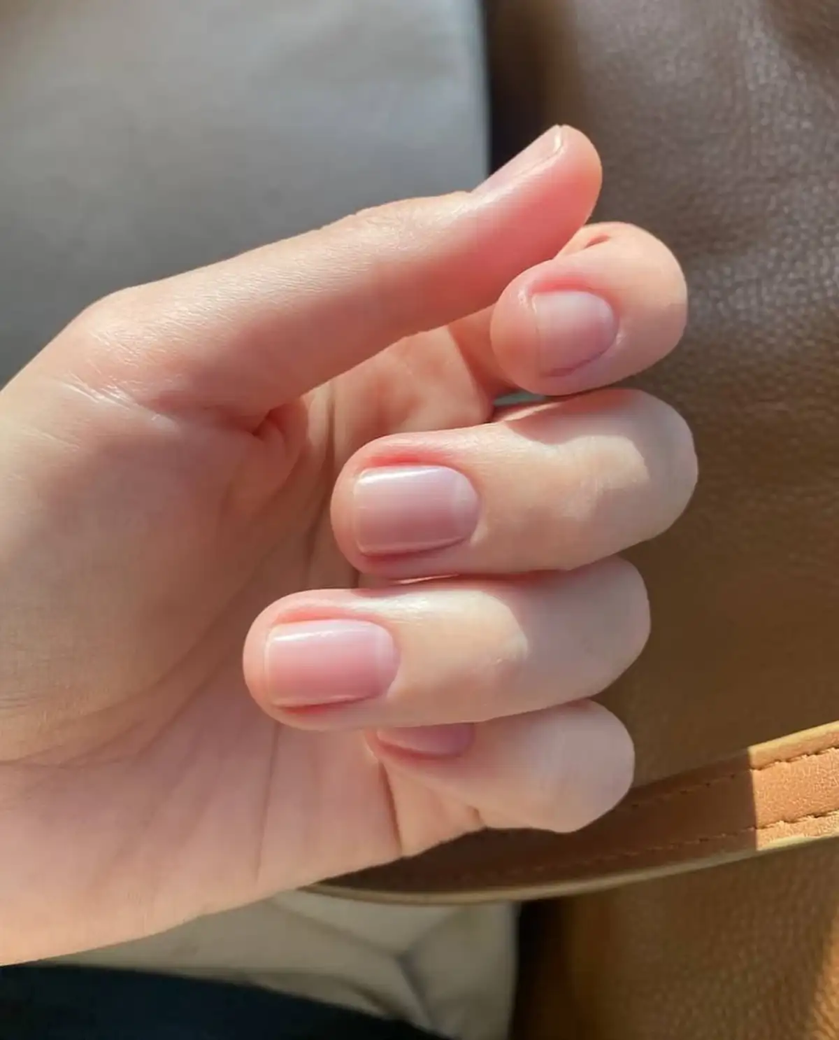 Актуальні тренди зимового манікюру: від класики до сміливих експериментів 2 fabkat.vn.ua