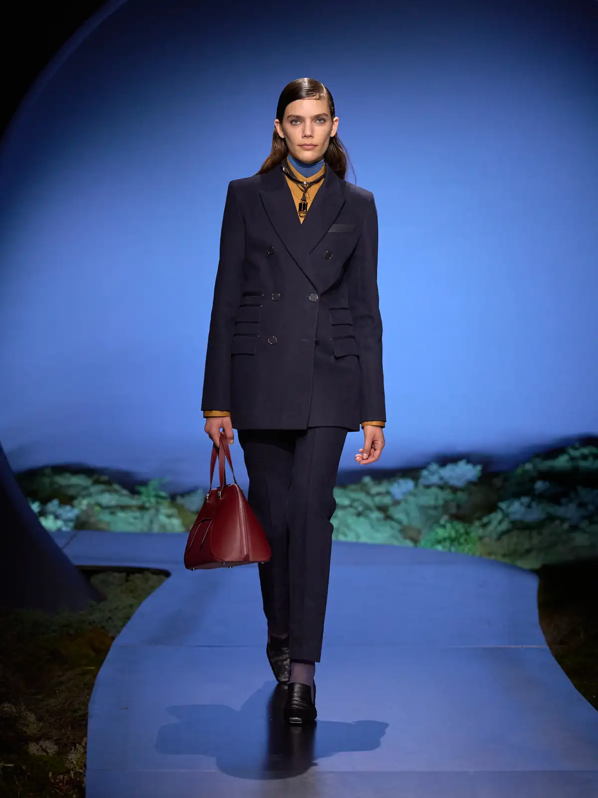 Таємнича елегантність у колекції Hermès зими 2026 8 Таємнича елегантність у колекції Hermès зими 2026