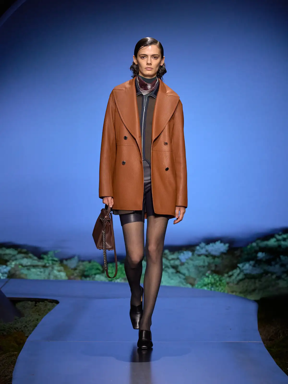 Таємнича елегантність у колекції Hermès зими 2026 10 Таємнича елегантність у колекції Hermès зими 2026